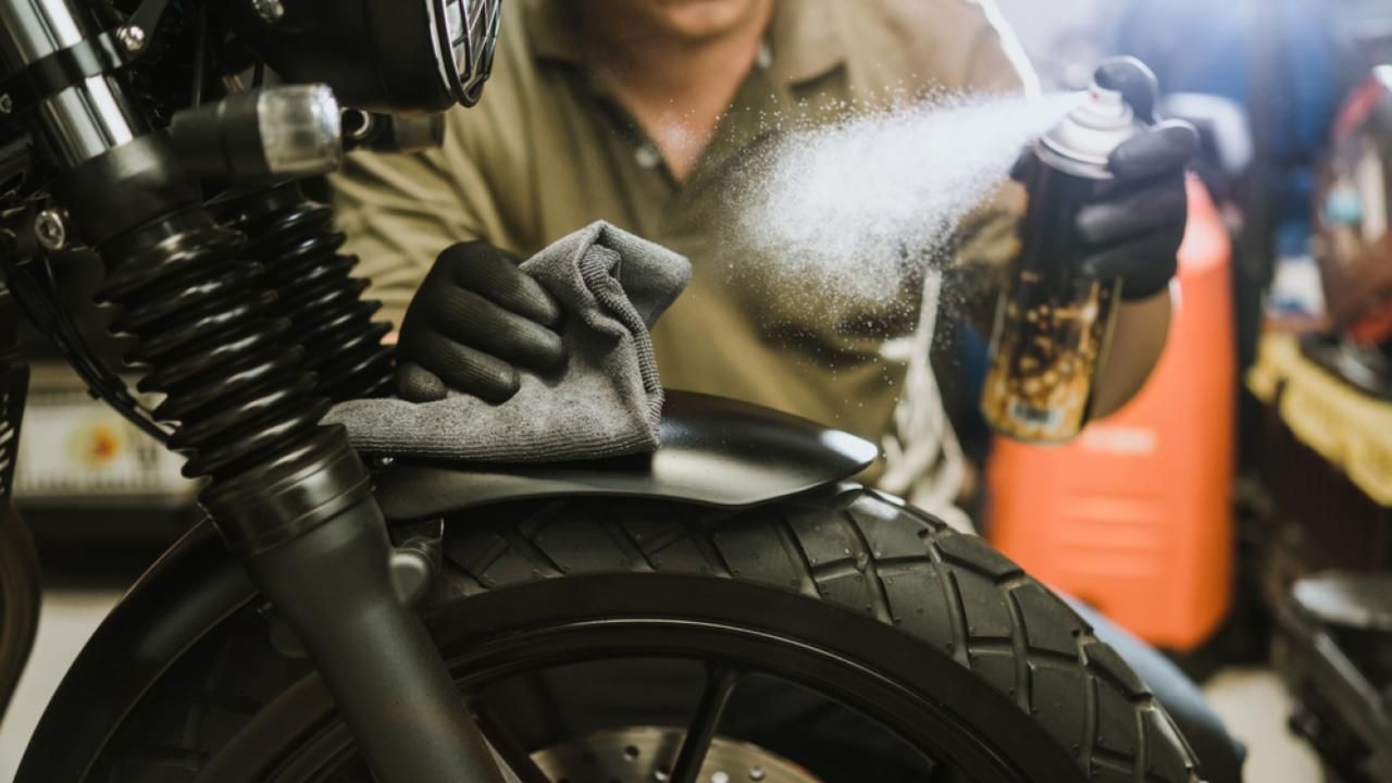 Motorcycle Washing: Tips and Precautions feature image