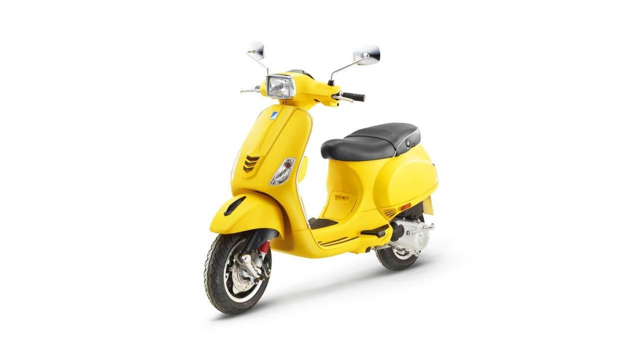 Scooter or E-Bike? Which Is the Better Option for You feature image