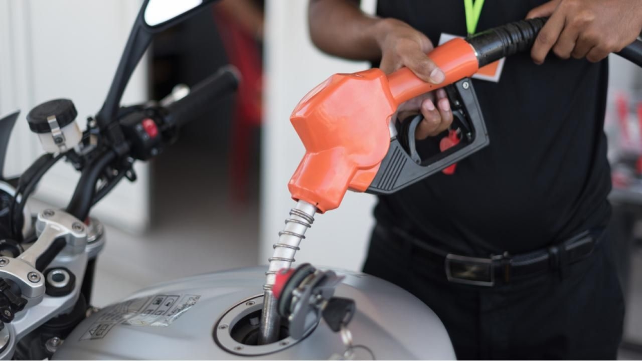 How to Reduce Motorcycle Oil Consumption feature image