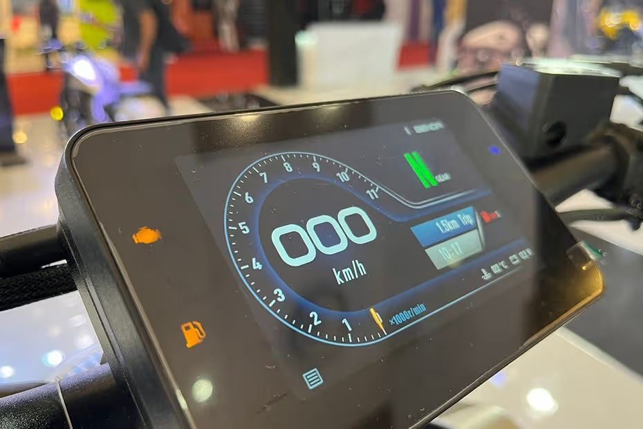 মোটরবাইকের স্পিডোমিটার কিভাবে কাজ করে feature image