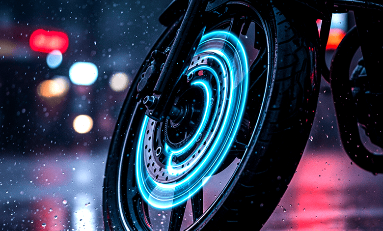 Safe Braking Techniques for Motorcycles on Wet Asphalt feature image