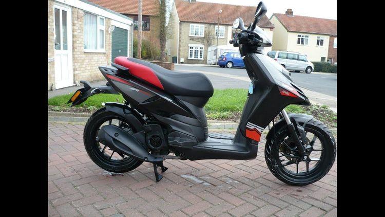 Aprilia SR Motard 125