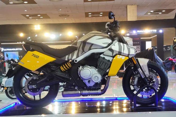 Keeway Benda LFS 700