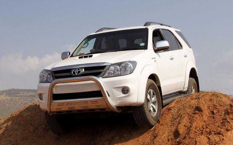 Toyota Fortuner 2013