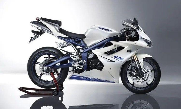 Triumph Daytona 675