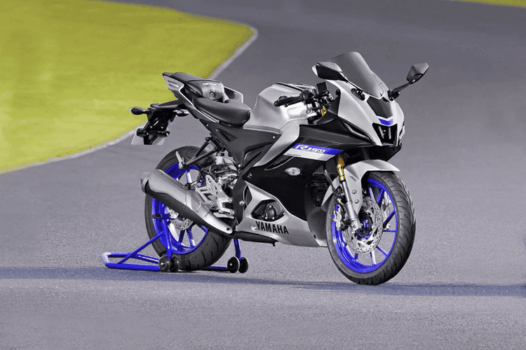 Yamaha R15 M