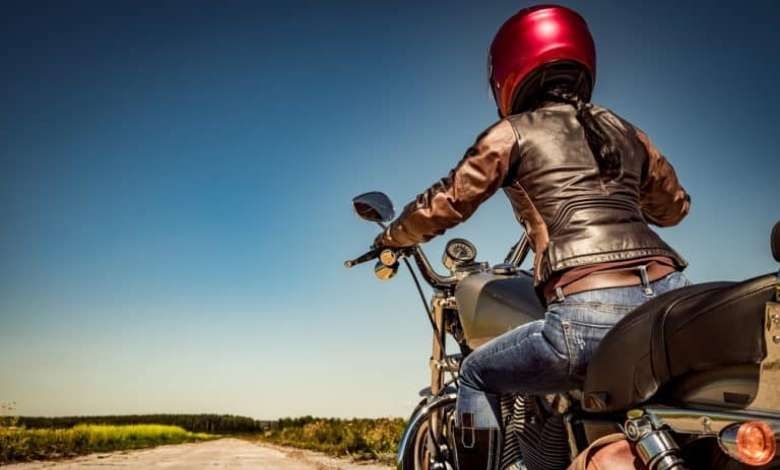 ছোট মোটরসাইকেল গ্রুপের সাথে বাইক চালানোর সুবিধাসমূহ feature image